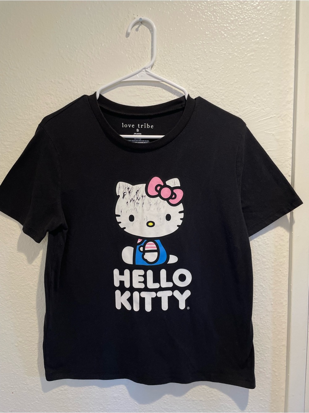 ✨ Love Tribe x Sanrio Hello Kitty Classic Black Graphic T-Shirt Small ✨